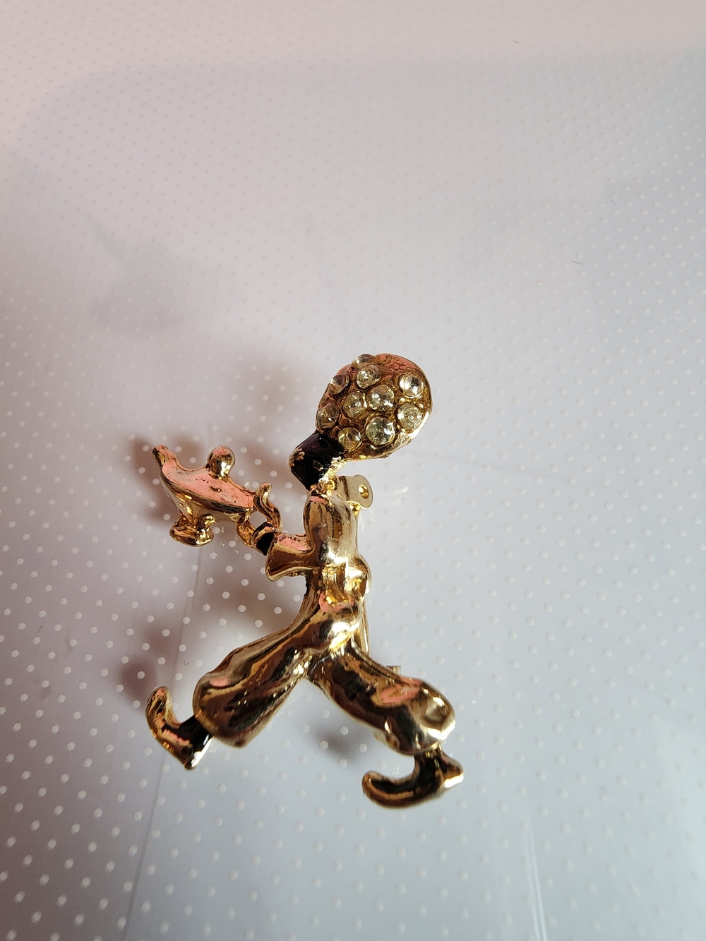 Gold-tone Jeweled Aladin  Pin Brooch - Gold